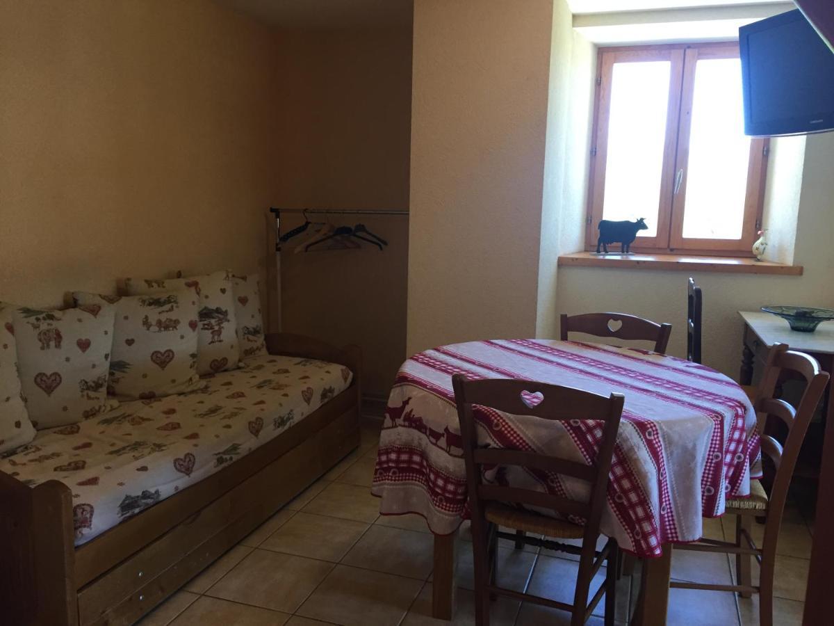 Auberge La Ferme De Ferrieres Анси Екстериор снимка